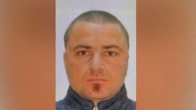 VIDEO Periculosul criminal ar fi fost văzut în Bihor. Polițiștii cutreieră de două săptămâni munții